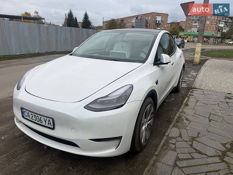 Внедорожник / Кроссовер Tesla Model Y 2023 в Звенигородке