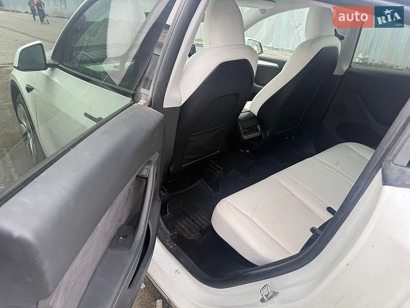 Внедорожник / Кроссовер Tesla Model Y 2023 в Звенигородке