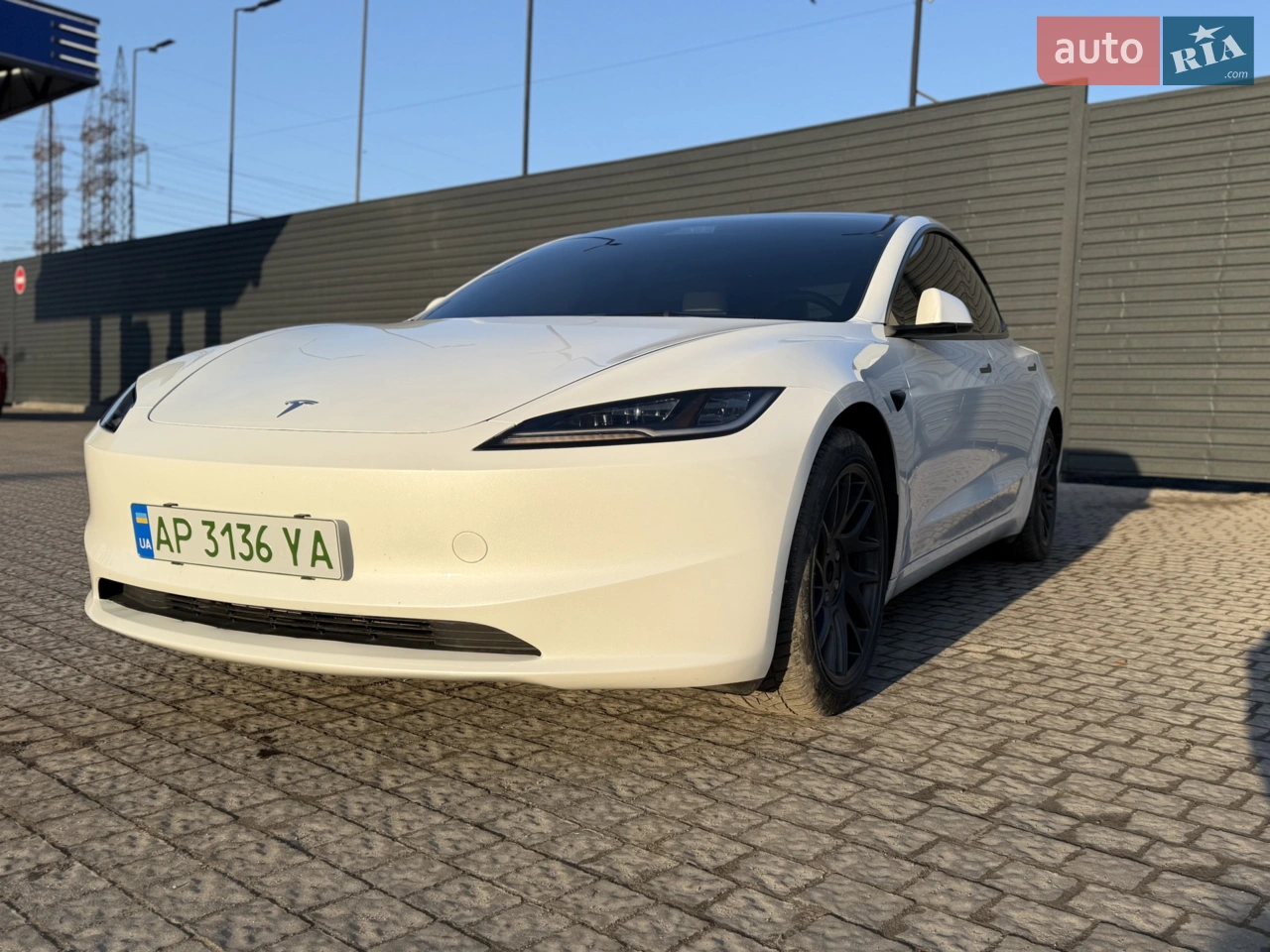2025 Tesla Model 3 - мініатюра 16