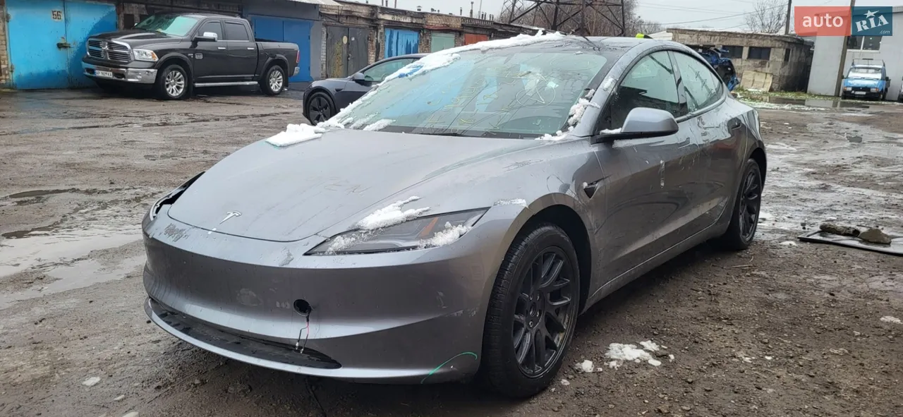 2025 Tesla Model 3 - мініатюра 5