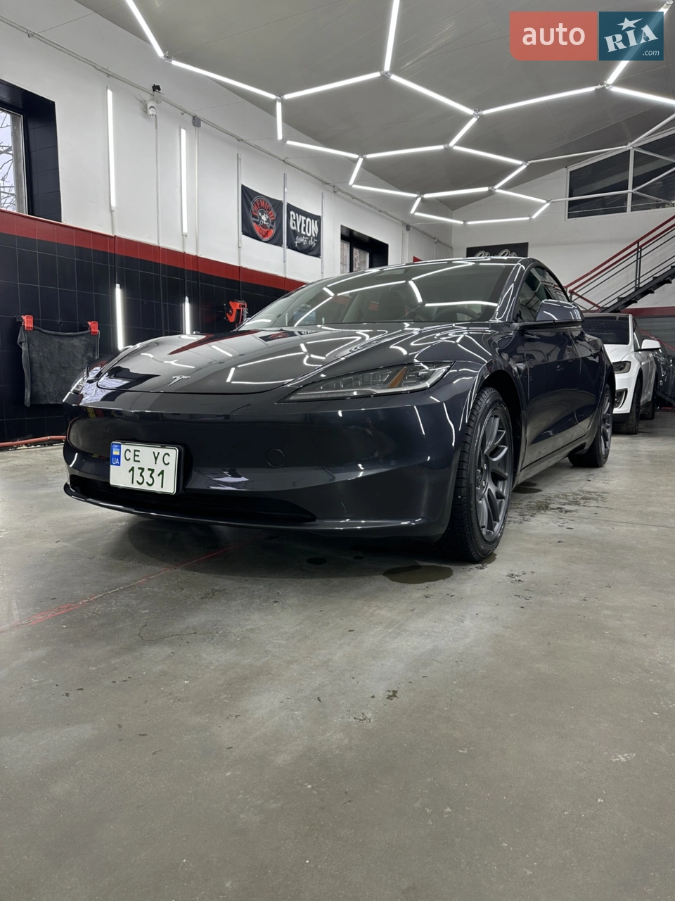 2025 Tesla Model 3 - мініатюра 15