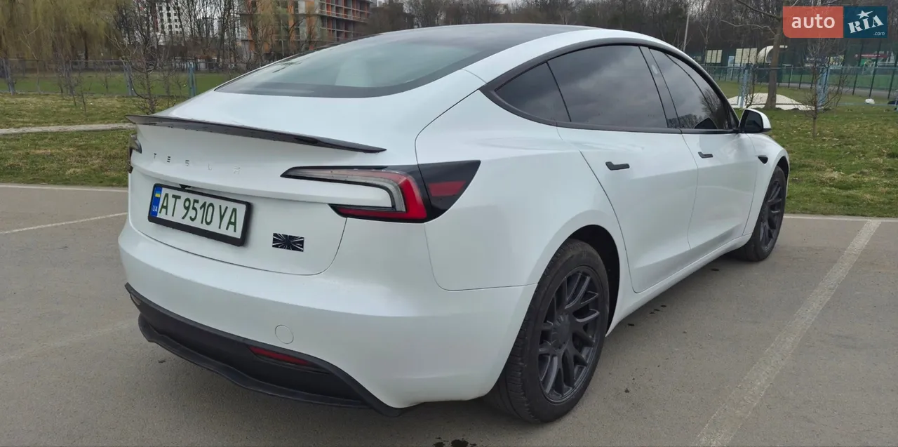 2025 Tesla Model 3 - мініатюра 15