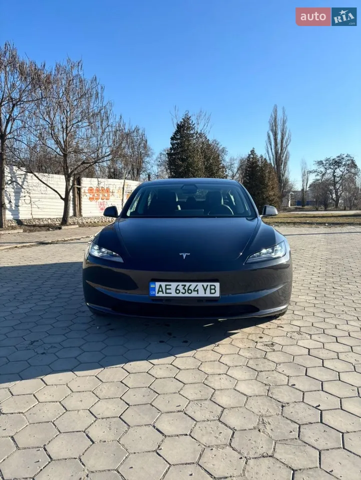 2025 Tesla Model 3 - мініатюра 16