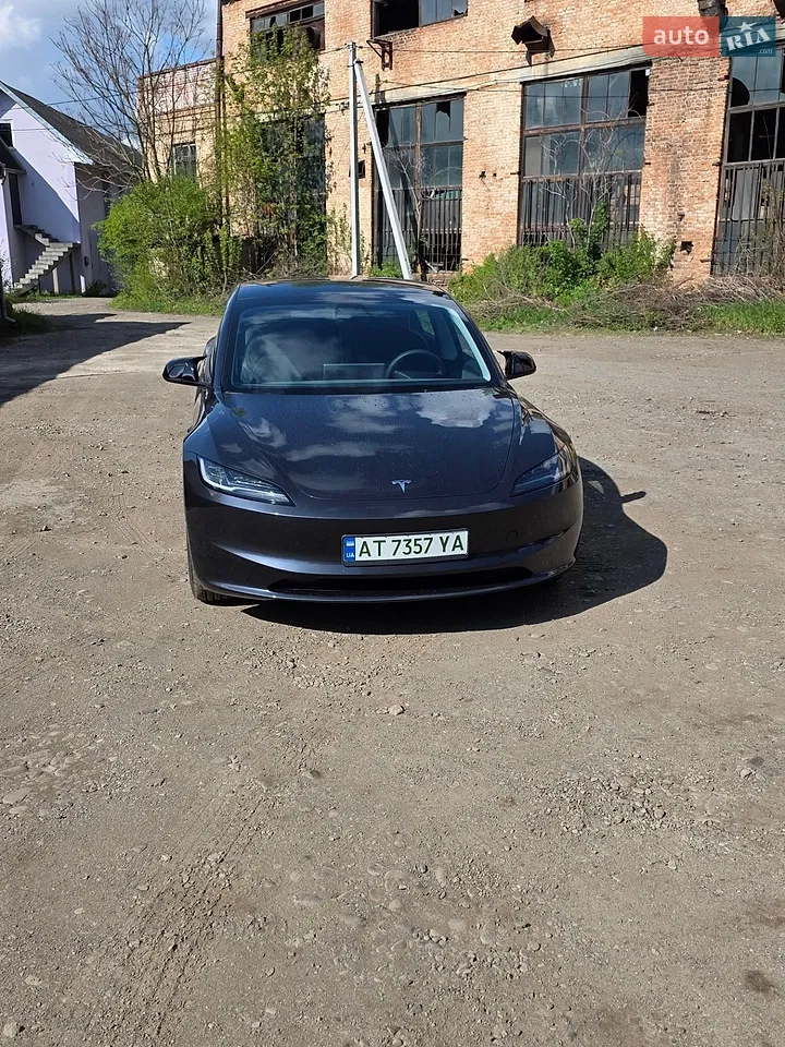 2025 Tesla Model 3 - мініатюра 13