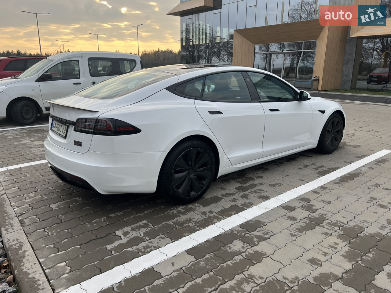 2022 Tesla Model S - мініатюра 27