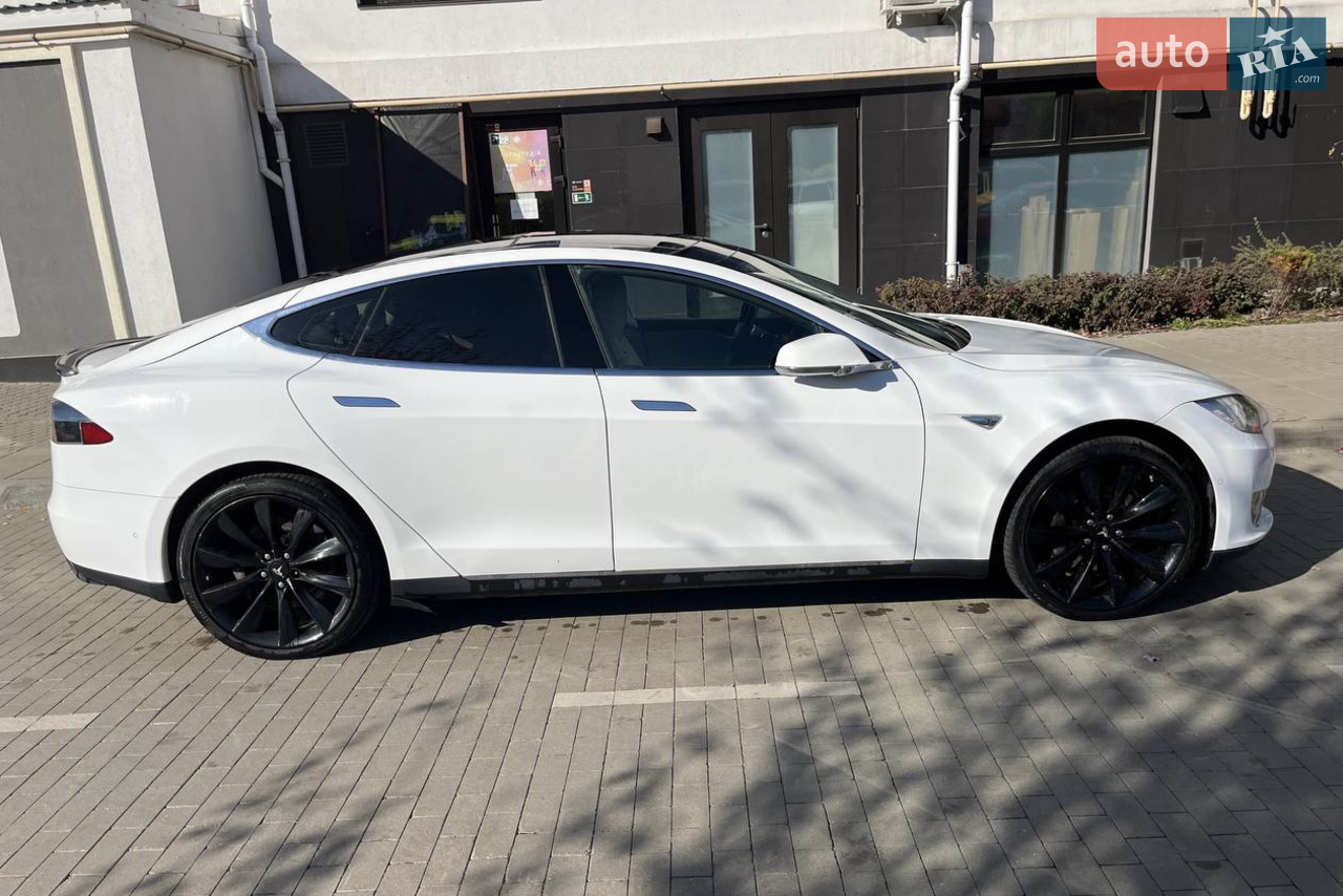 2015 Tesla Model S - мініатюра 23