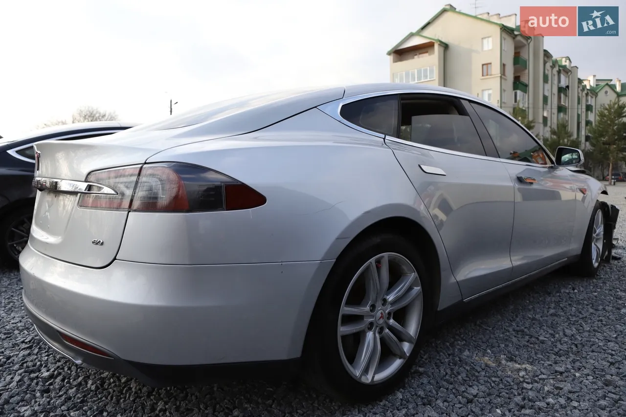 2014 Tesla Model S - мініатюра 26
