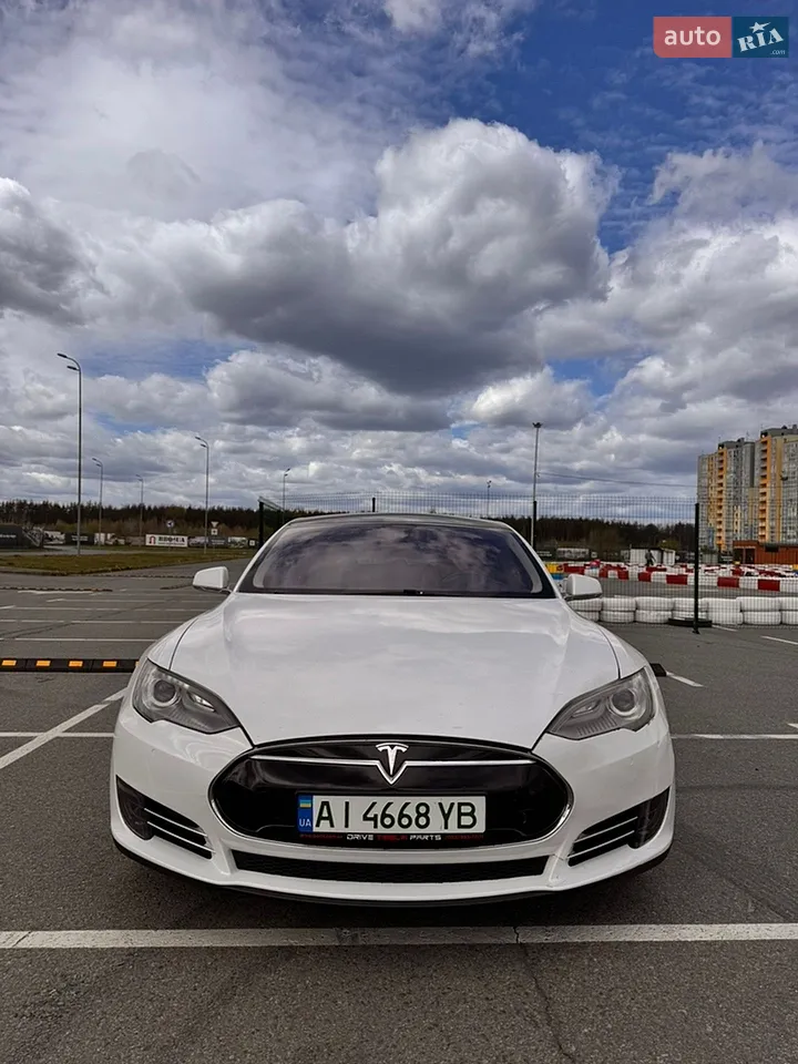 2014 Tesla Model S - мініатюра 12