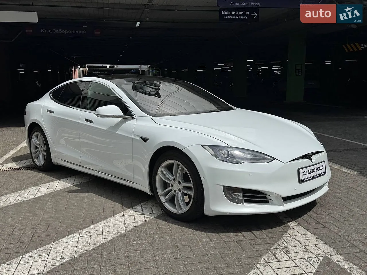 2015 Tesla Model S - мініатюра 31