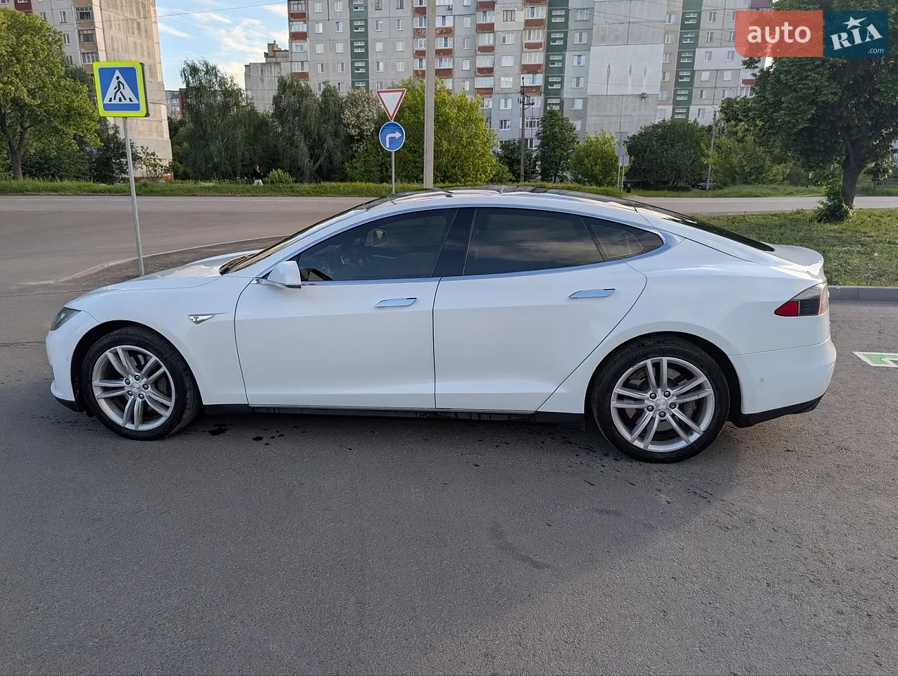 2014 Tesla Model S - мініатюра 20