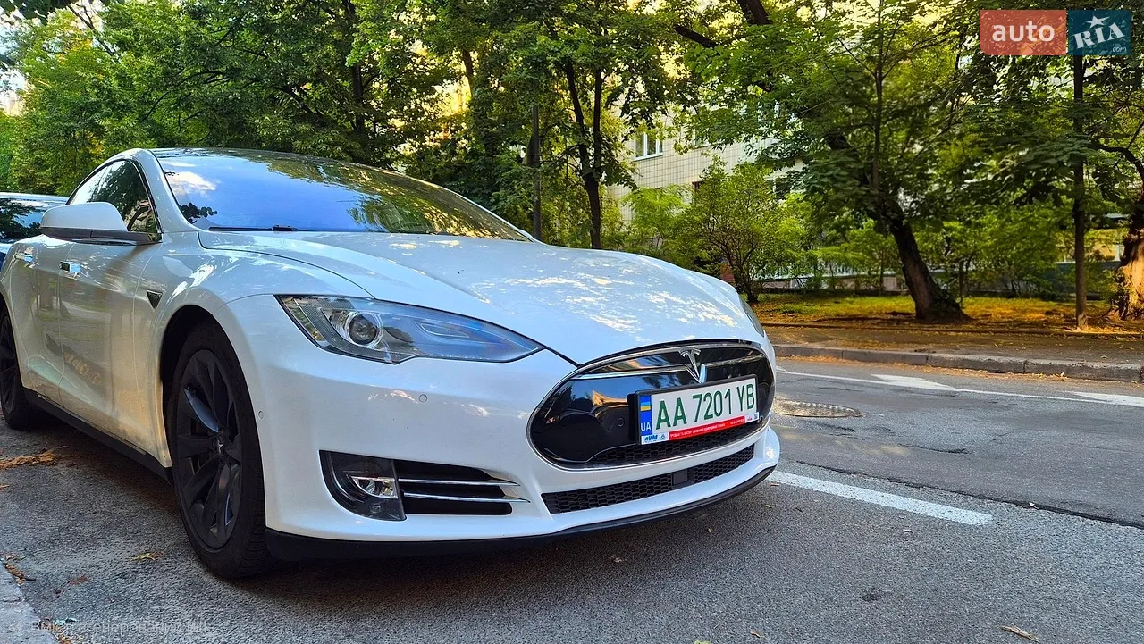 2015 Tesla Model S - мініатюра 28