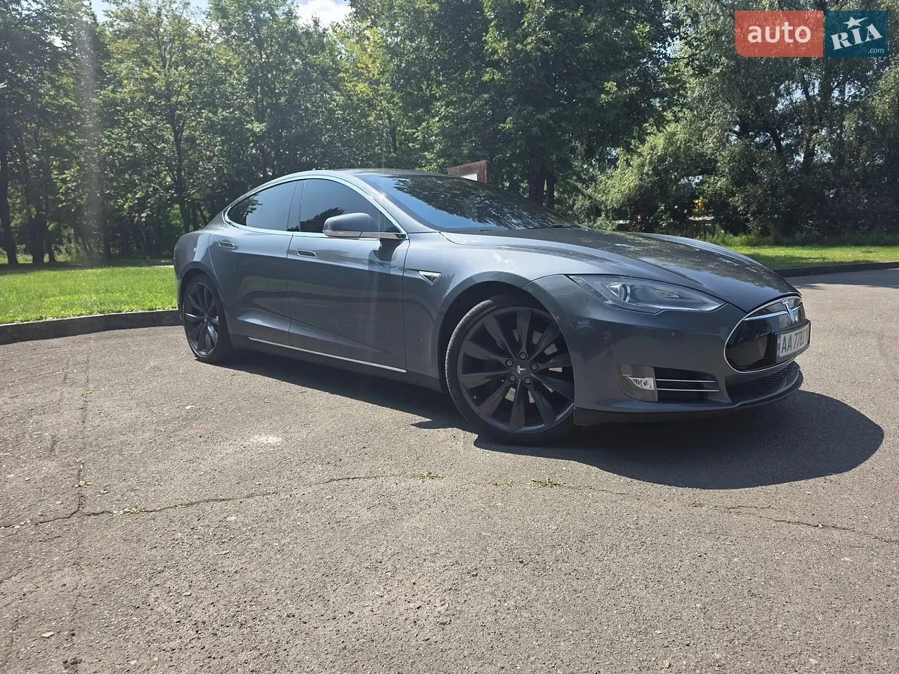 2014 Tesla Model S - мініатюра 26