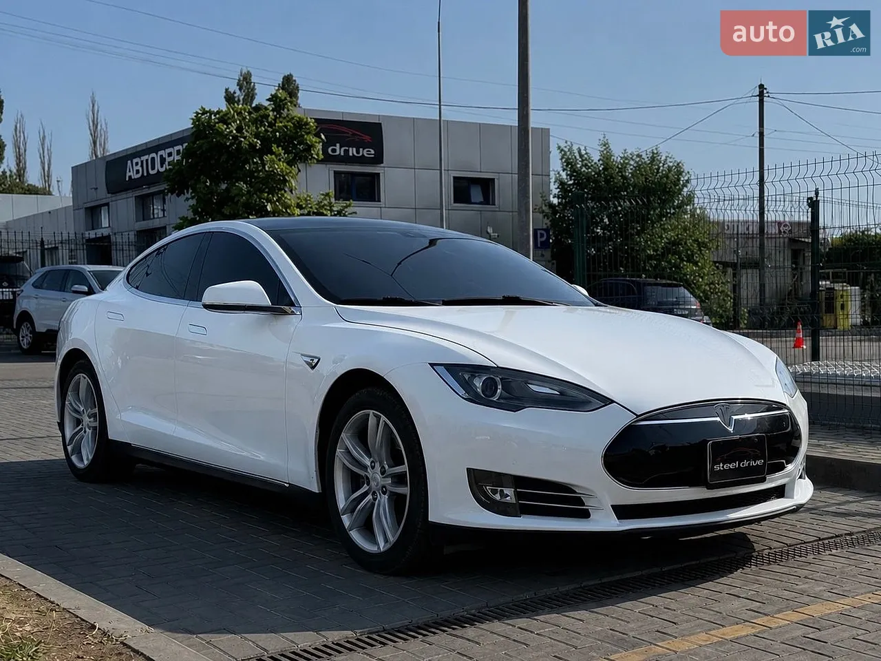 2014 Tesla Model S - мініатюра 19