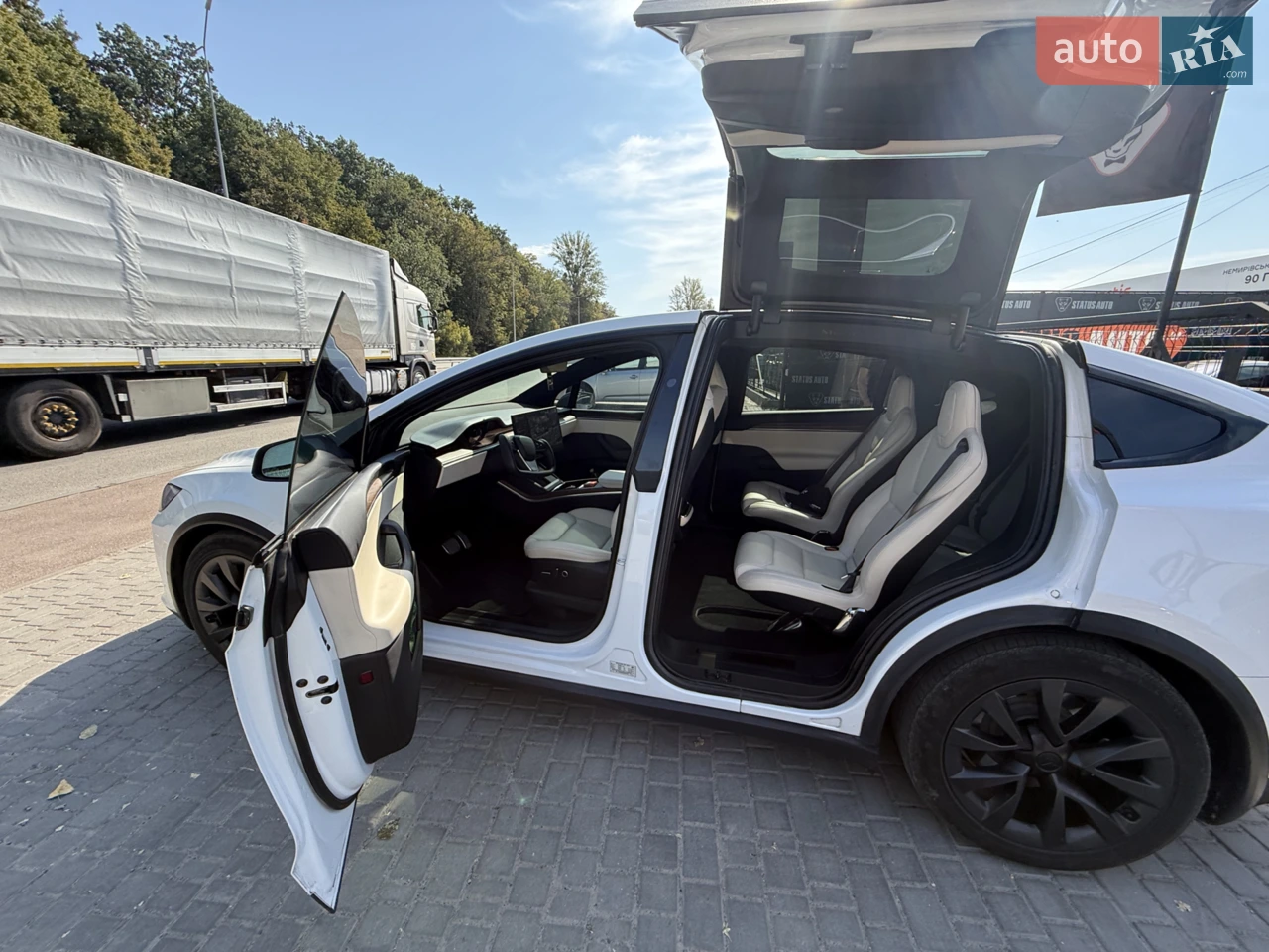 2022 Tesla Model X - мініатюра 16