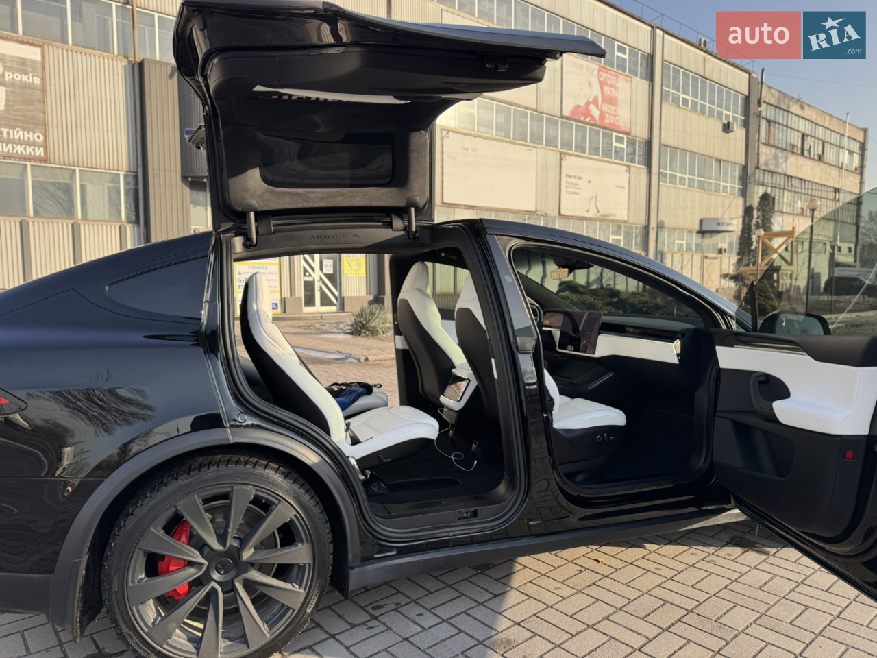 2023 Tesla Model X - мініатюра 31