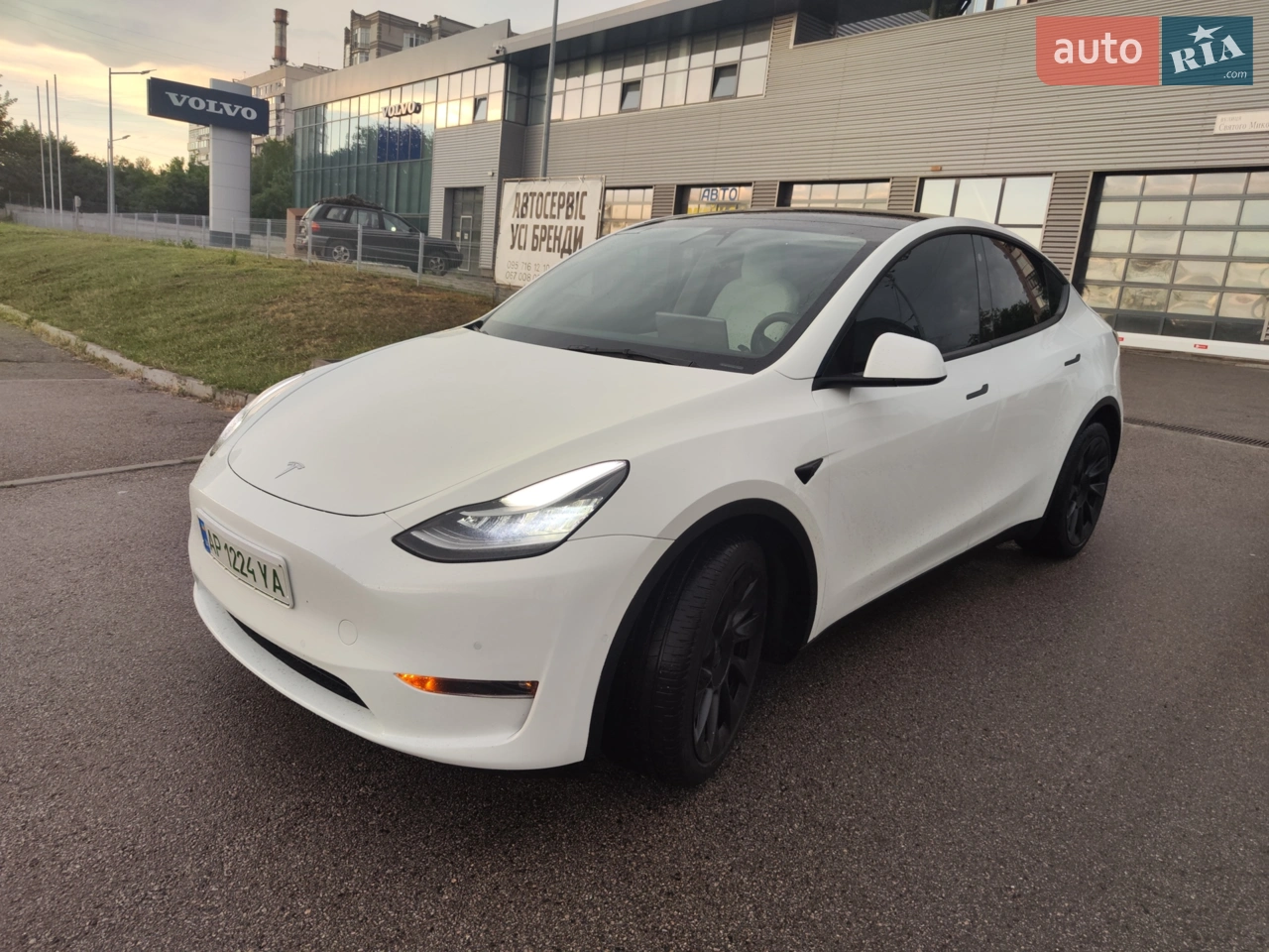 2021 Tesla Model Y - мініатюра 11