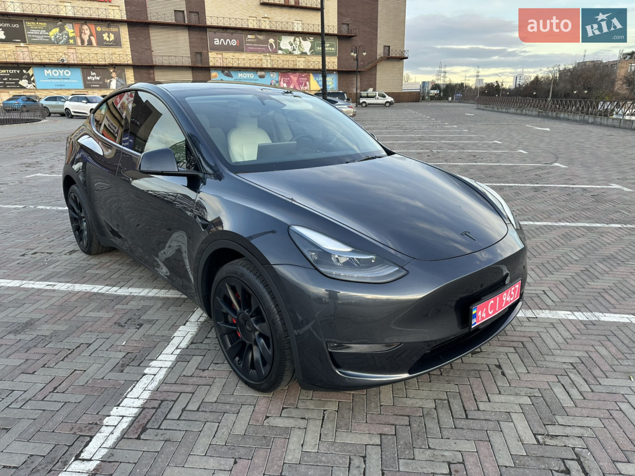 2024 Tesla Model Y - мініатюра 24