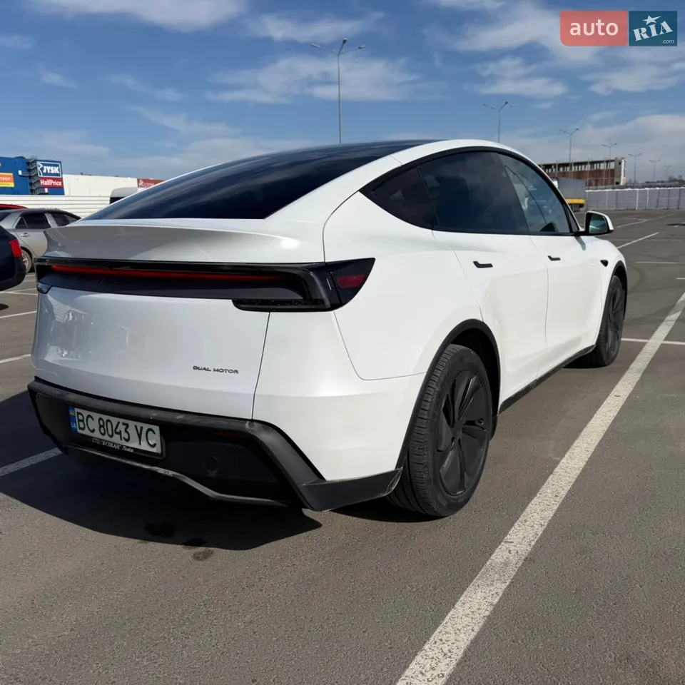 2025 Tesla Model Y - мініатюра 26