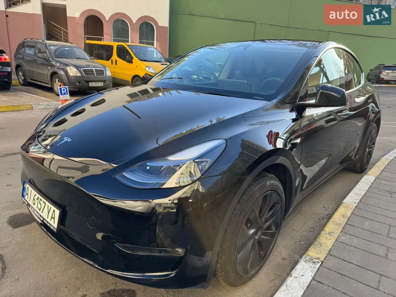 2025 Tesla Model Y - мініатюра 24