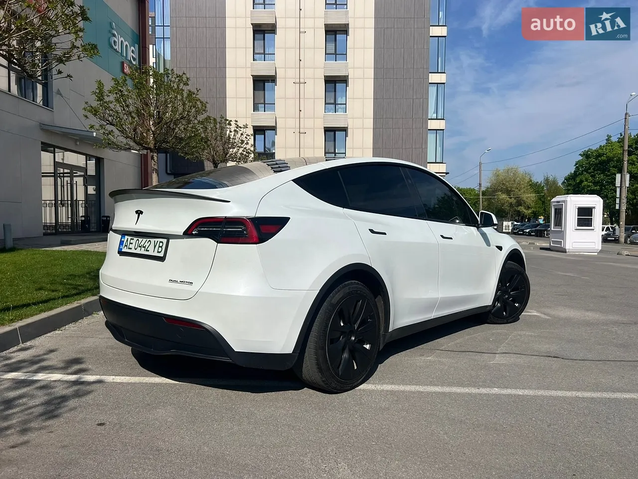 2024 Tesla Model Y - мініатюра 17