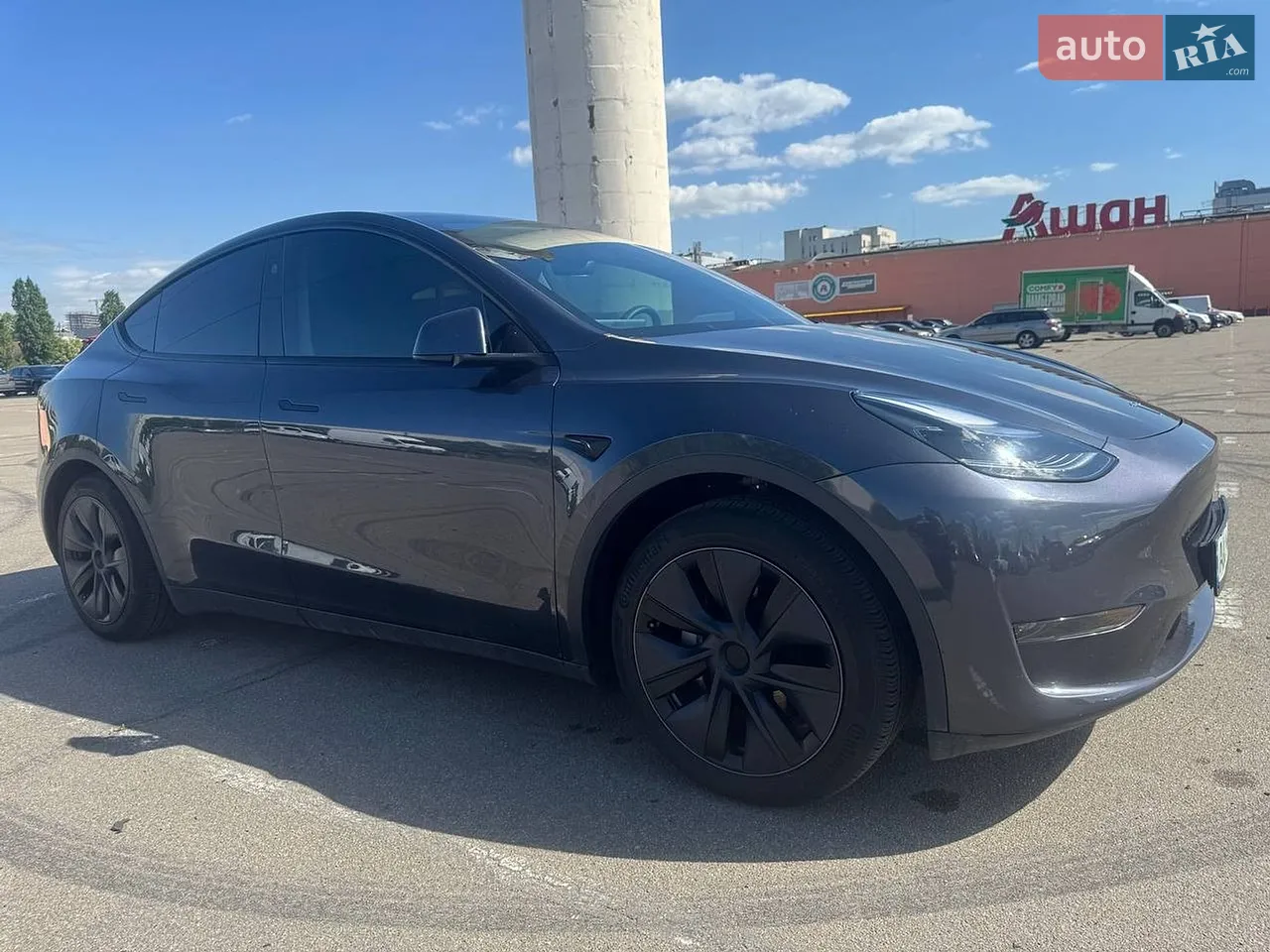 2025 Tesla Model Y - мініатюра 17