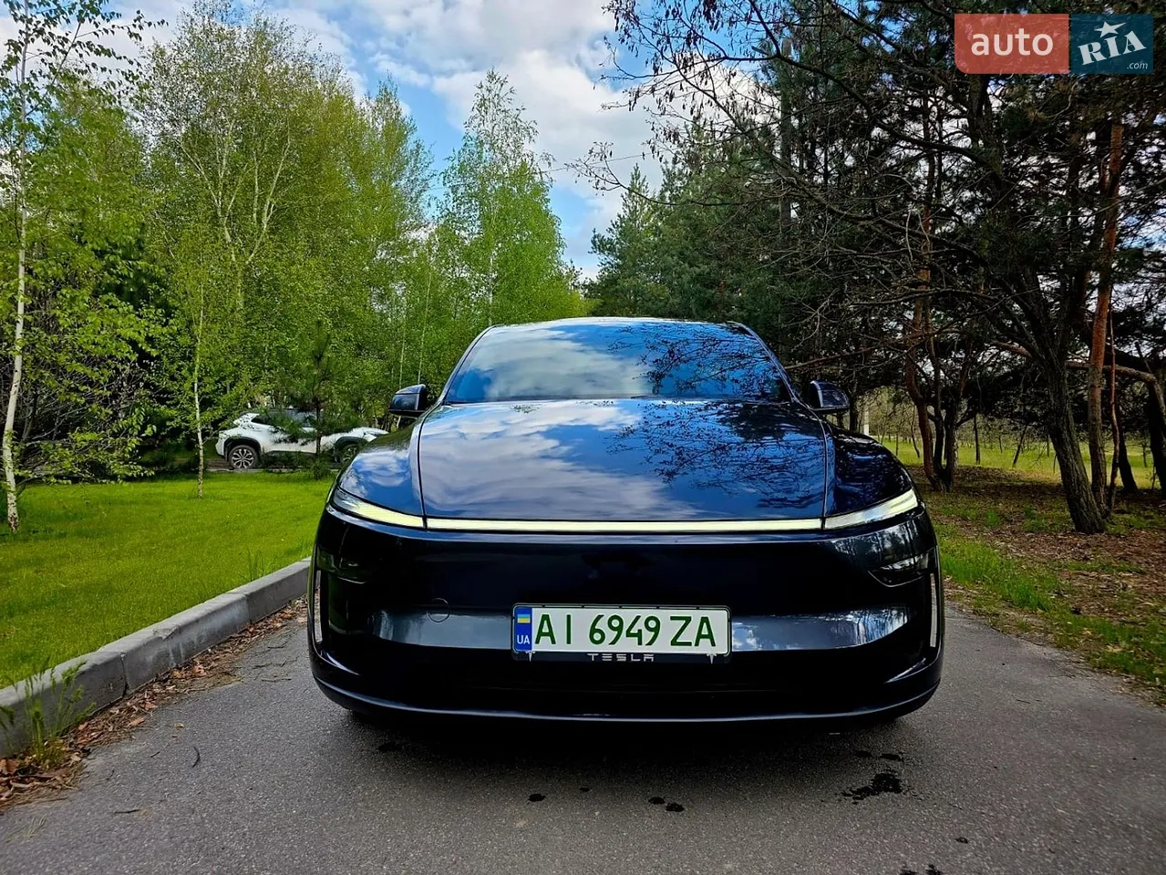 2025 Tesla Model Y - мініатюра 30