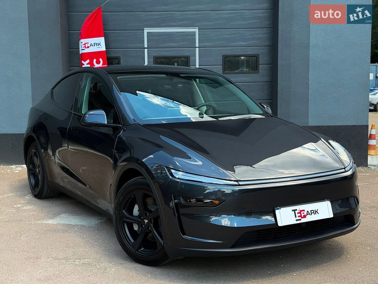 2025 Tesla Model Y - мініатюра 38