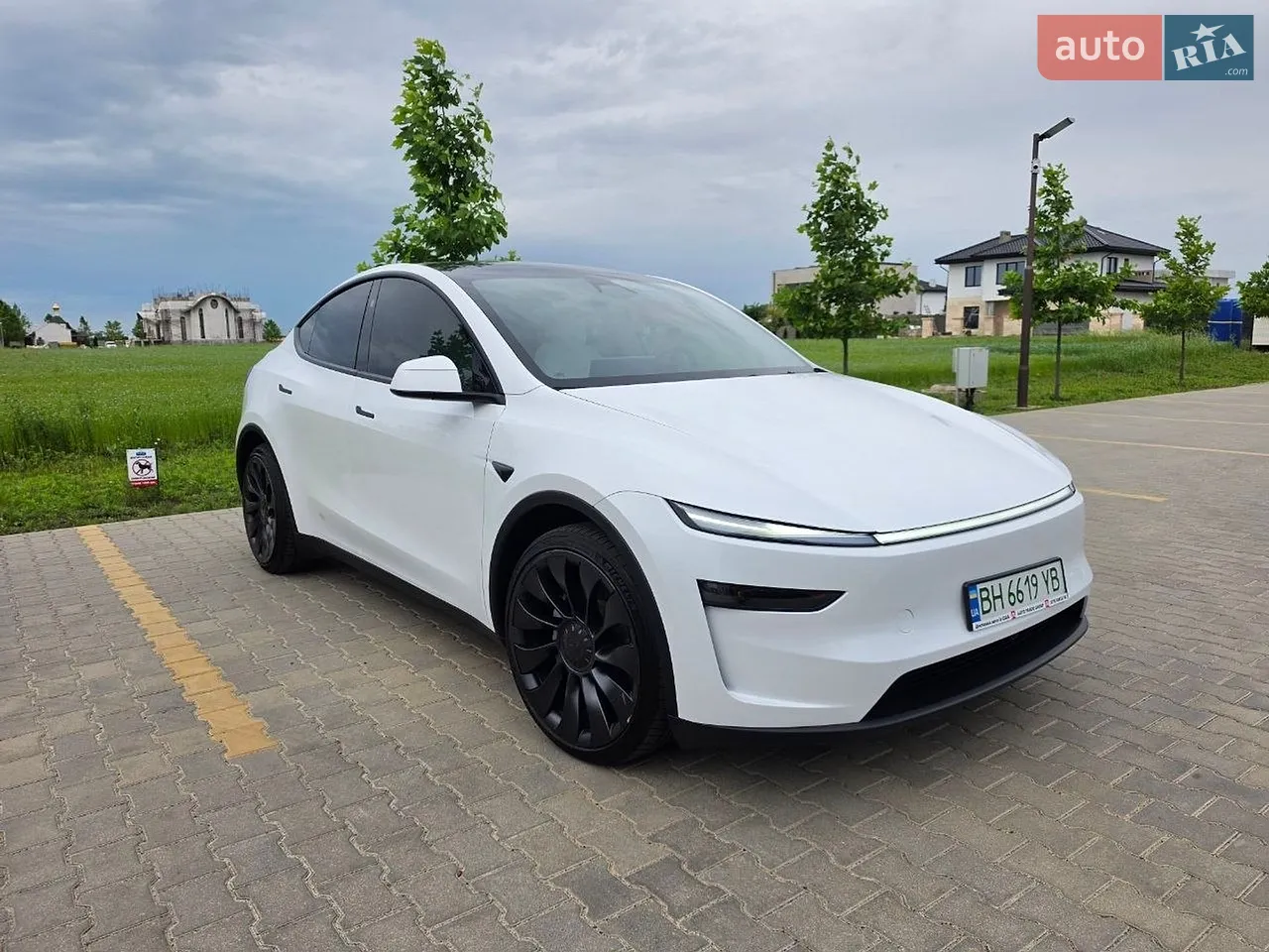 2025 Tesla Model Y - мініатюра 13