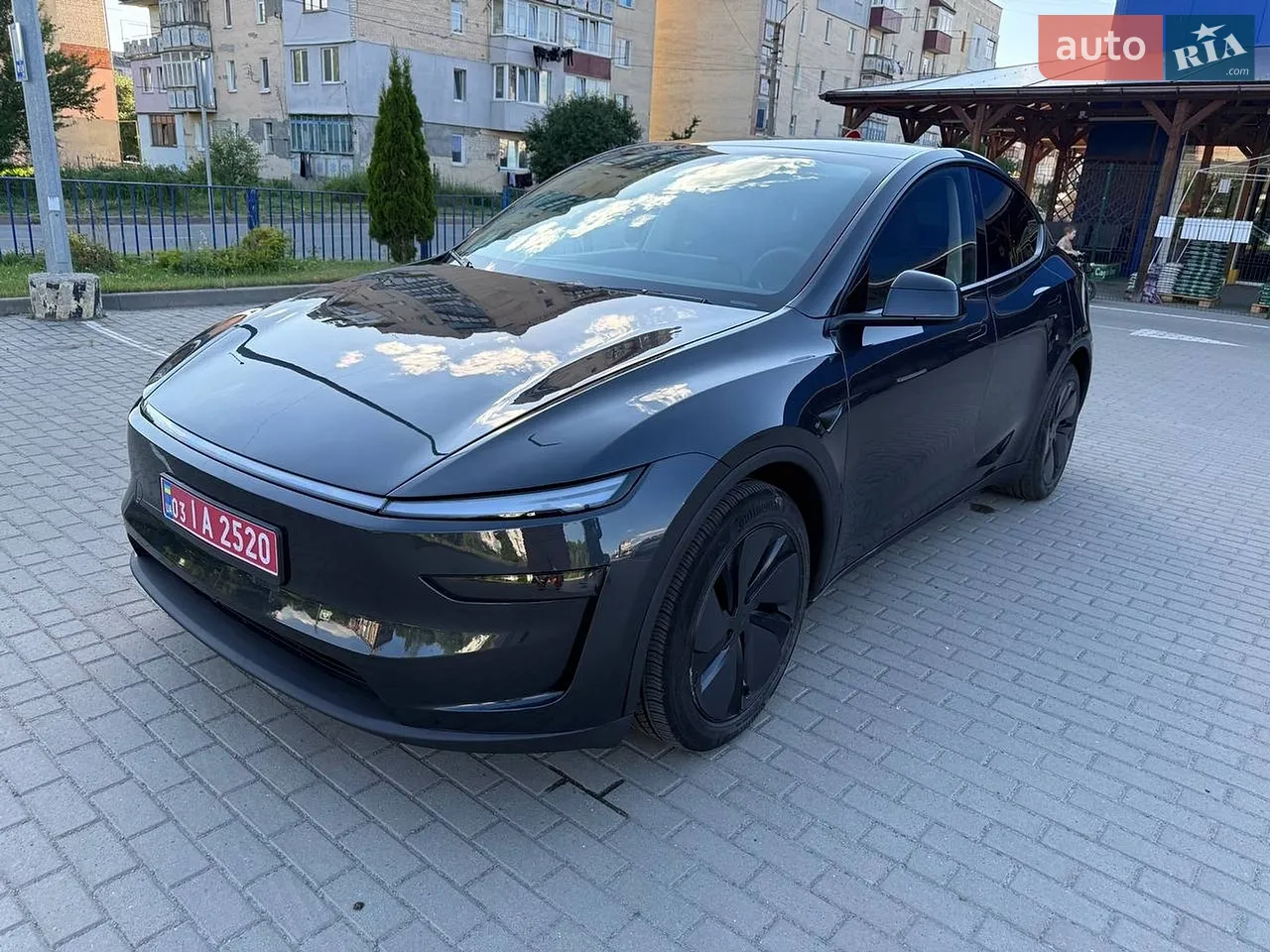 2025 Tesla Model Y - мініатюра 24
