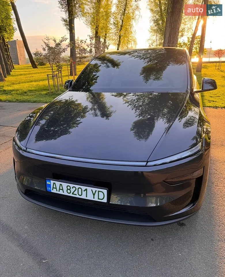 2025 Tesla Model Y - мініатюра 47
