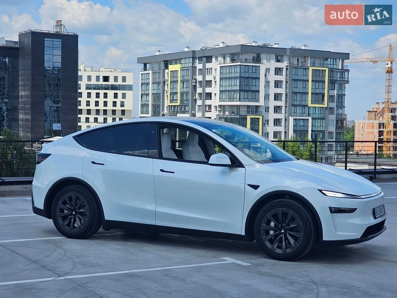 2025 Tesla Model Y - мініатюра 15