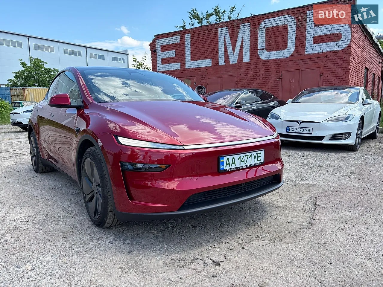 2025 Tesla Model Y - мініатюра 18