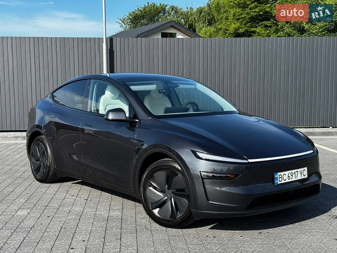 2025 Tesla Model Y - мініатюра 21