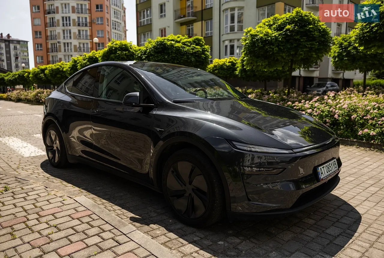 2025 Tesla Model Y - мініатюра 16
