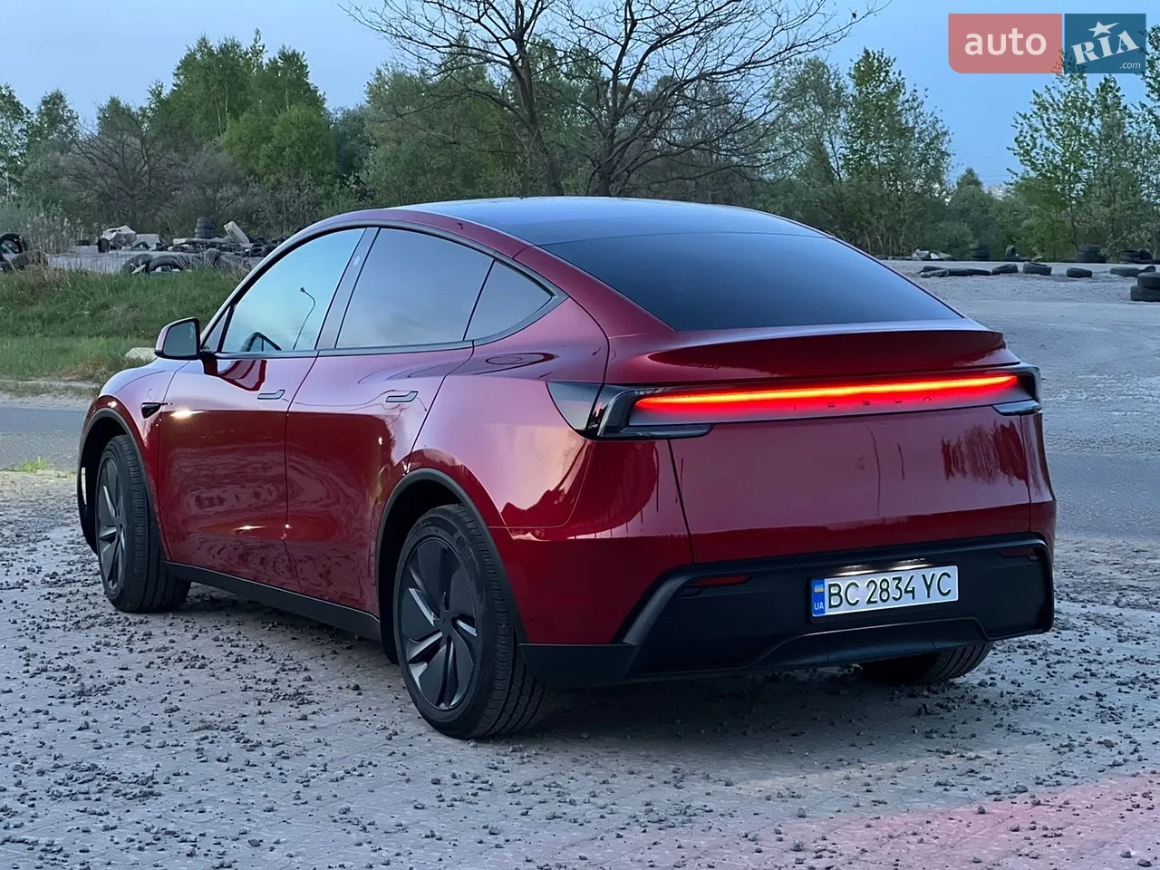 2025 Tesla Model Y - мініатюра 32