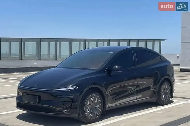 2025 Tesla Model Y - мініатюра 21