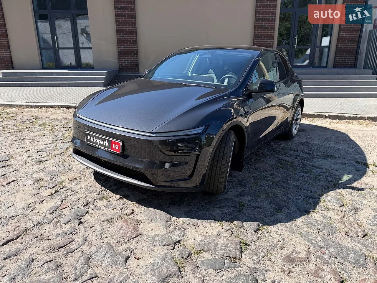2025 Tesla Model Y - мініатюра 38