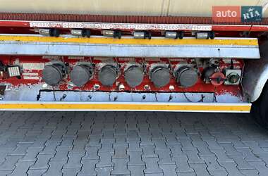 Цистерна полуприцеп Thompson Carmichael PT44/3 2001 в 