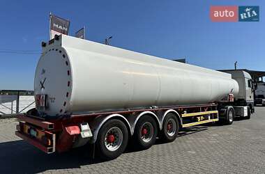 Цистерна полуприцеп Thompson Carmichael PT44/3 2001 в 