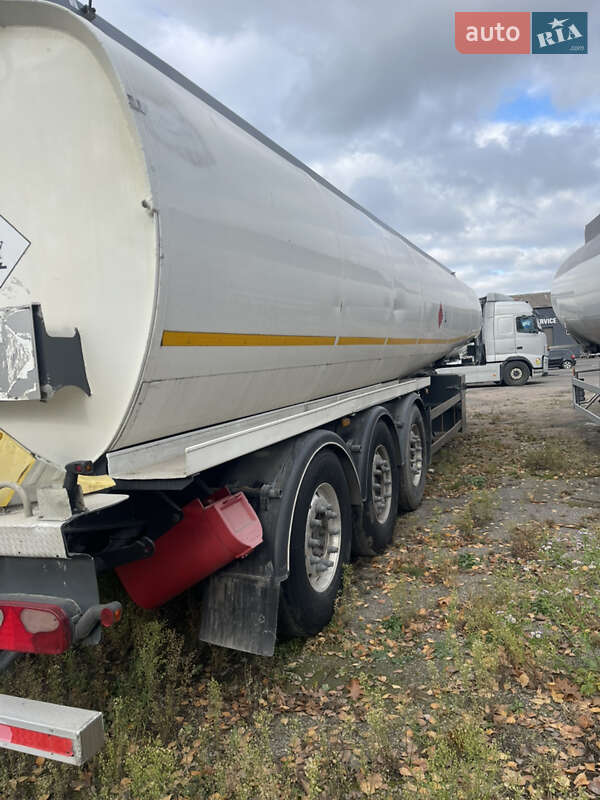 Цистерна Thompson Carmichael PT44/3 2005 в Березному фото 2 Цистерна Thompson Carmichael PT44/3 2005 в Березному