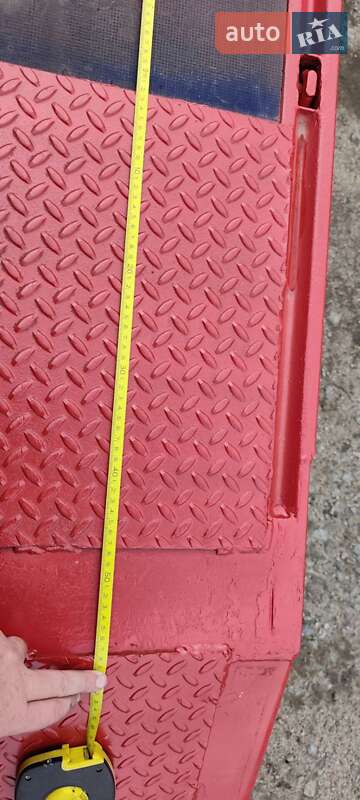 Низкорамна платформа Tirsan XS 2004 в Умані