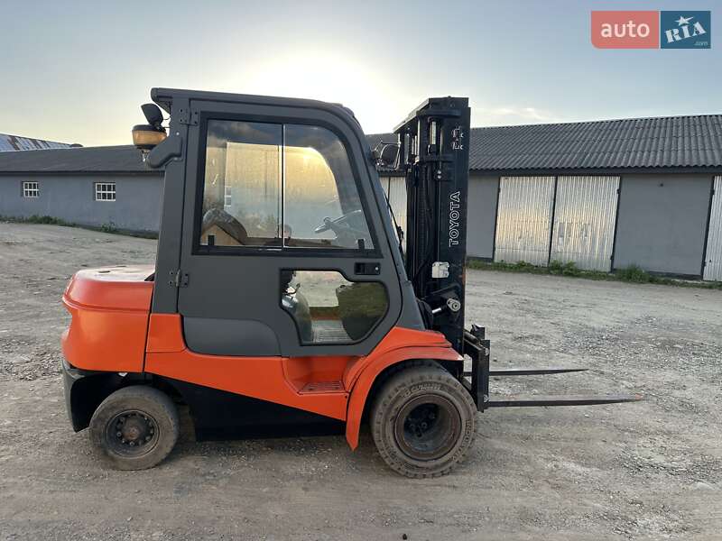 Вездеход Toyota 02-7FDF25 2006 в Тячеве
