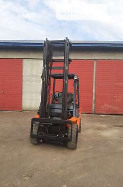 Вилочный погрузчик Toyota 02-7FGF30 2002 в 