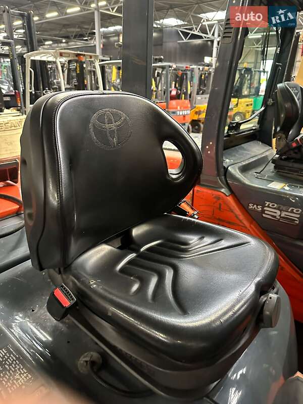 Вилочний навантажувач Toyota 02-7FGF30 2006 в Києві фото 15 Вилочний навантажувач Toyota 02-7FGF30 2006 в Києві