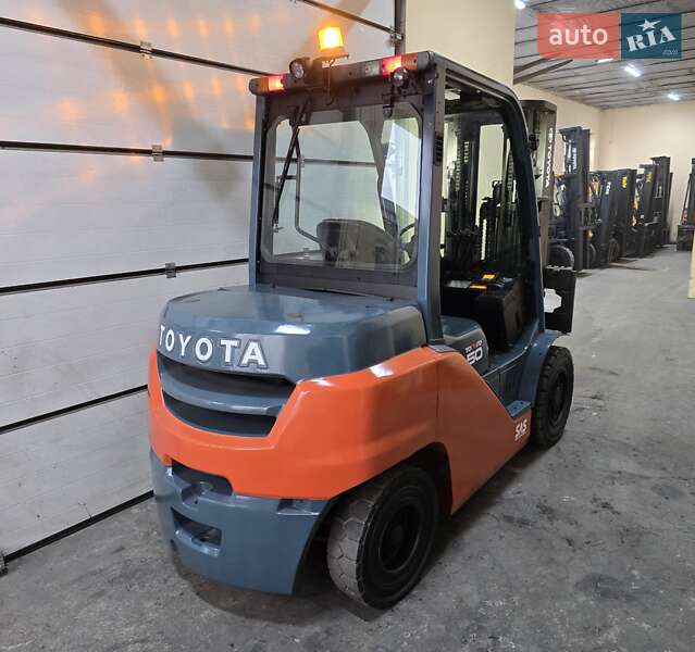 Вилочний навантажувач Toyota 02-8FDF 2017 в Києві