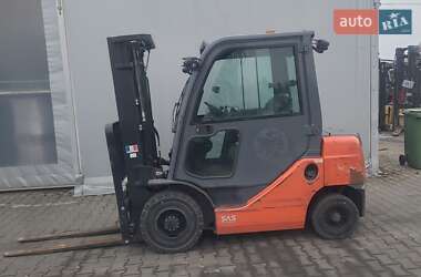 Вилочный погрузчик Toyota 02-8FDF 2019 в Киеве