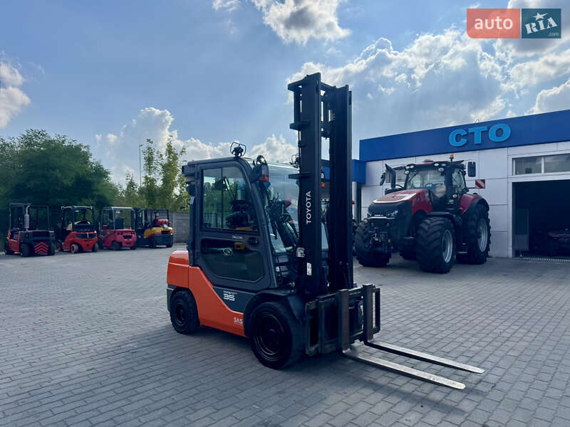 Вилочний навантажувач Toyota 02-8FDJF35 2016 в Радомишлі