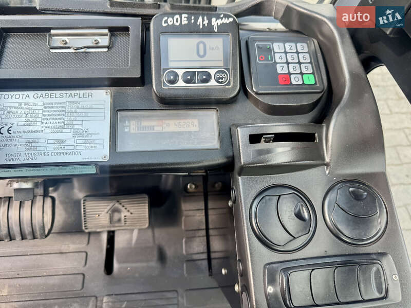 Вилочний навантажувач Toyota 02-8FDJF35 2016 в Радомишлі