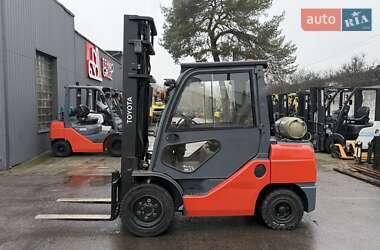 Вилочный погрузчик Toyota 02-8FDJF35 2019 в Киеве