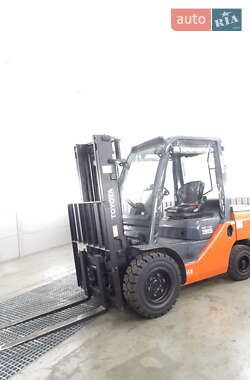Вилочный погрузчик Toyota 02-8FDJF35 2022 в Киеве